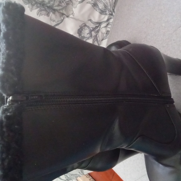 Boots - Picture 3 of 6